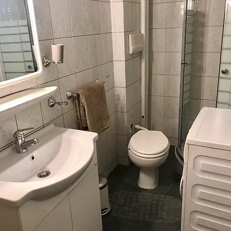 Apartment Kogalniceanu Square 8 *